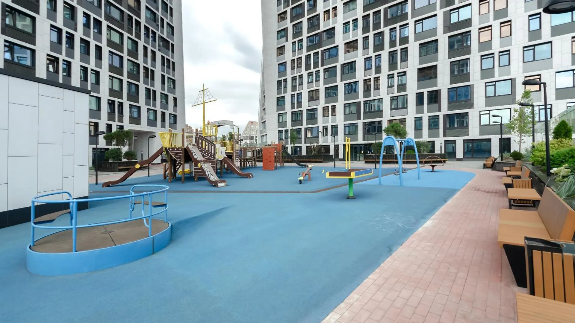 Petrovdom Apartments 24-280A In Rc Manhattan, Beresteiskyi 11 Kiev