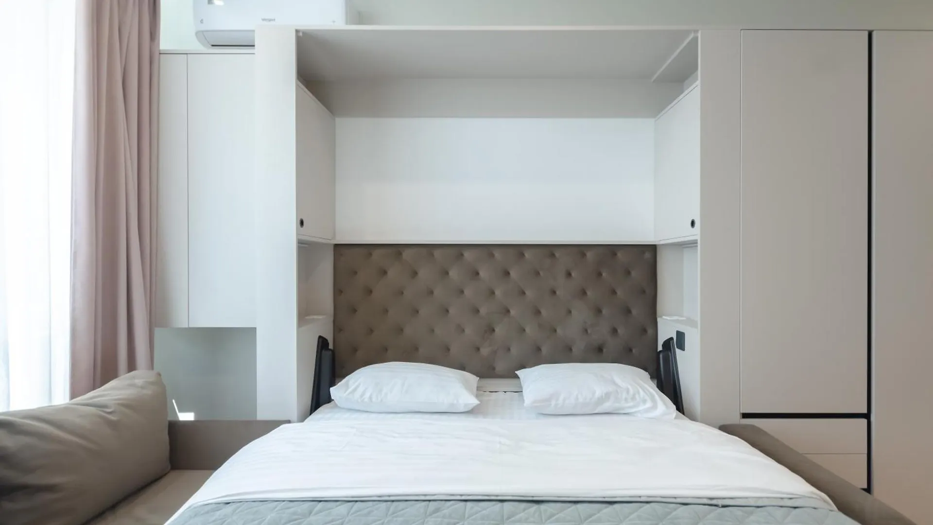 Petrovdom Apartments 24-280A In Rc Manhattan, Beresteiskyi 11 Kiev 0*,  Ukraina