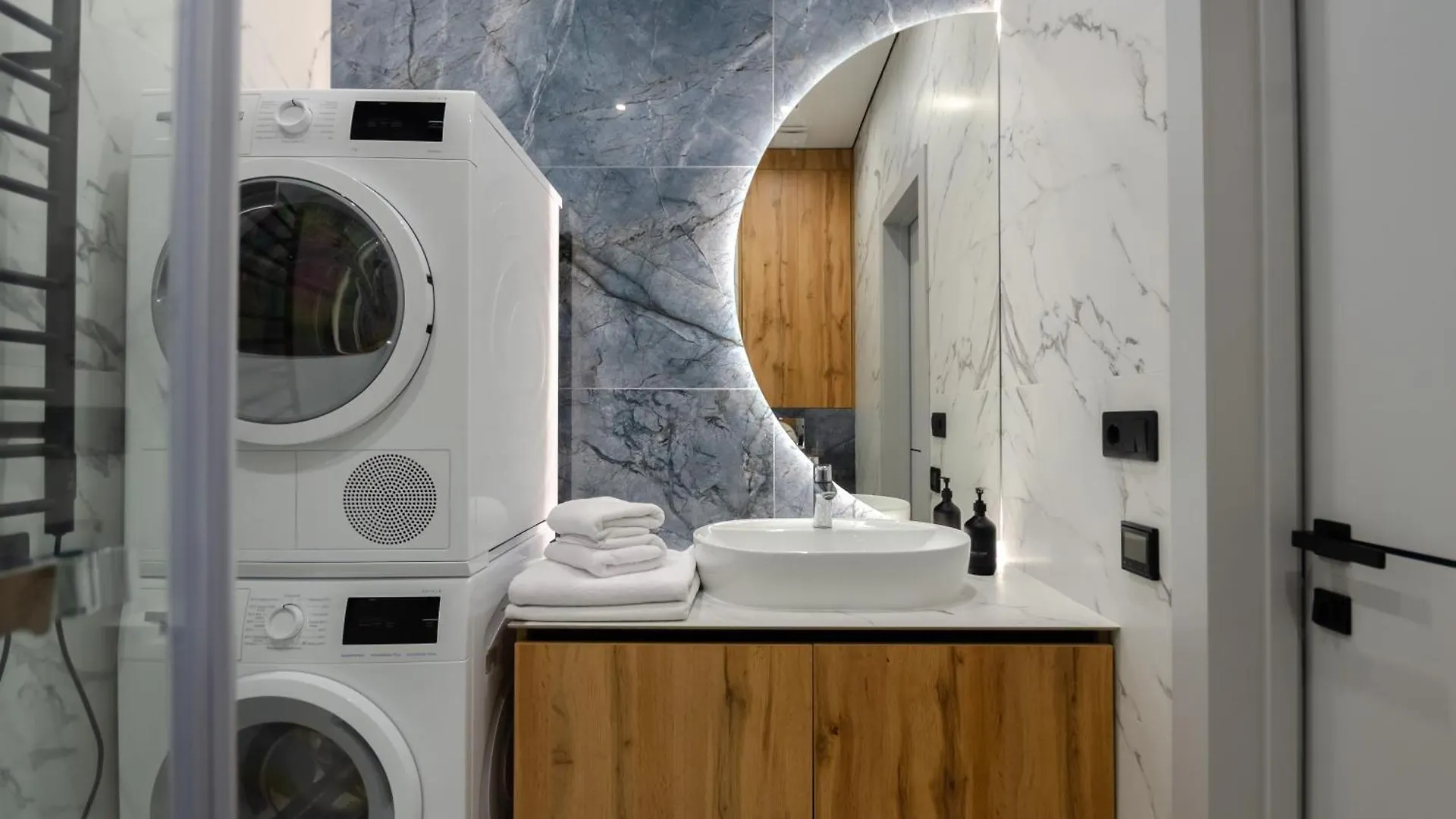 Petrovdom Apartments 24-280A In Rc Manhattan, Beresteiskyi 11 Kiev Ukraina